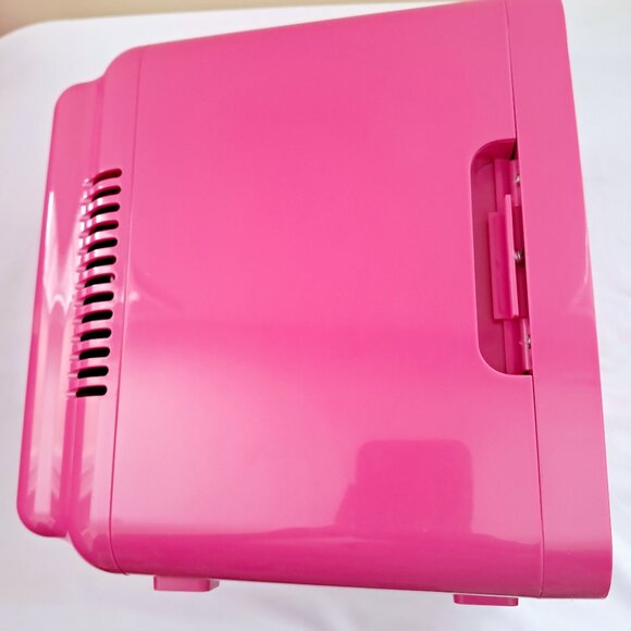 Barbie Mini Fridge  Thermoelectric Cooler. Brand New with Tag, in a Box - Picture 15 of 17
